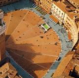 Piazza del Campo, Siena, Italy<br />photo crdit: hkpsi.org